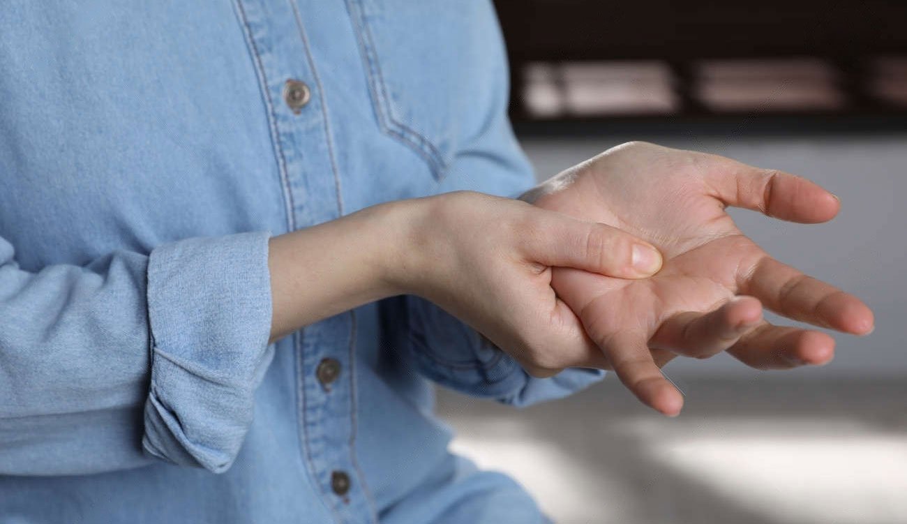 Comprendre le doigt à ressaut | Diagnostic & traitement | Dr Kilinc